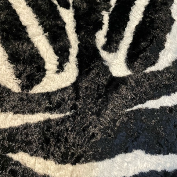 One of a kind designer skirt from PARIS. Fits M+hips. Zebra pattern with style! - Picture 12 of 16